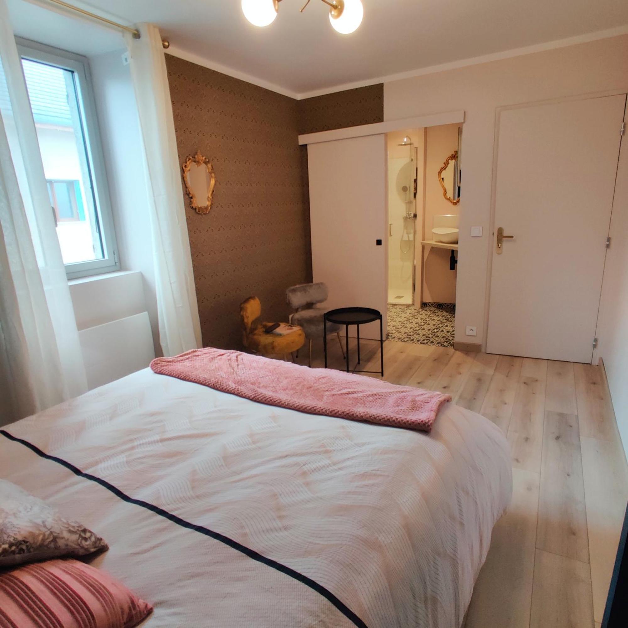 Au Coin Du Chemin Hotel Chambery Room photo
